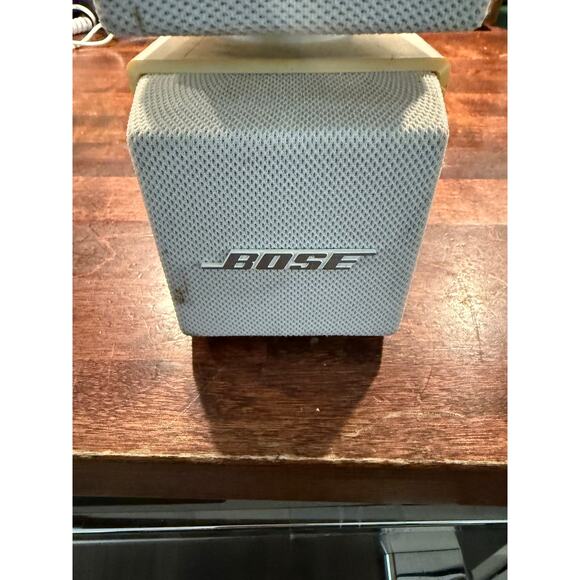 Bose AM5 Acoustimass Swiveling Cube Speaker – White - tested and works - Picture 5 of 9